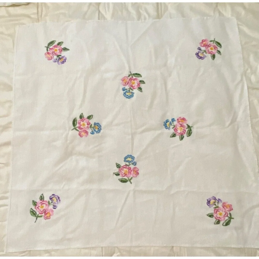 Vintage Tablecloth Embroidered Floral Square 33